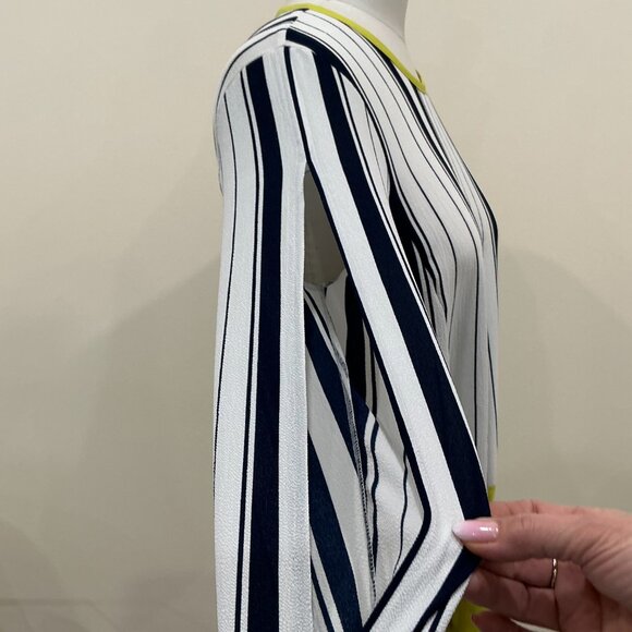 Blouse - Picture 2 of 3